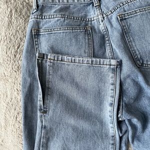 Split hem jeans